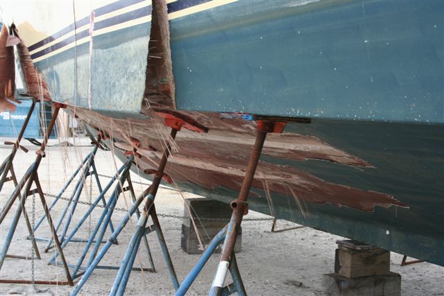 2008 Bertram 63 hull failure - Hull delamination